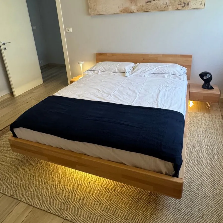 Lit bois design flottant MOOD avec chevets | Hêtre massif