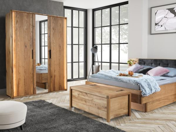 Pourquoi choisir une armoire en bois massif ?  