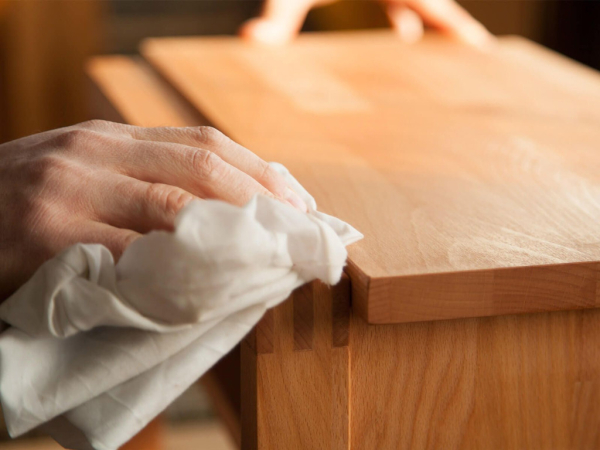 Conseils d'entretien pour nettoyer un meuble en bois